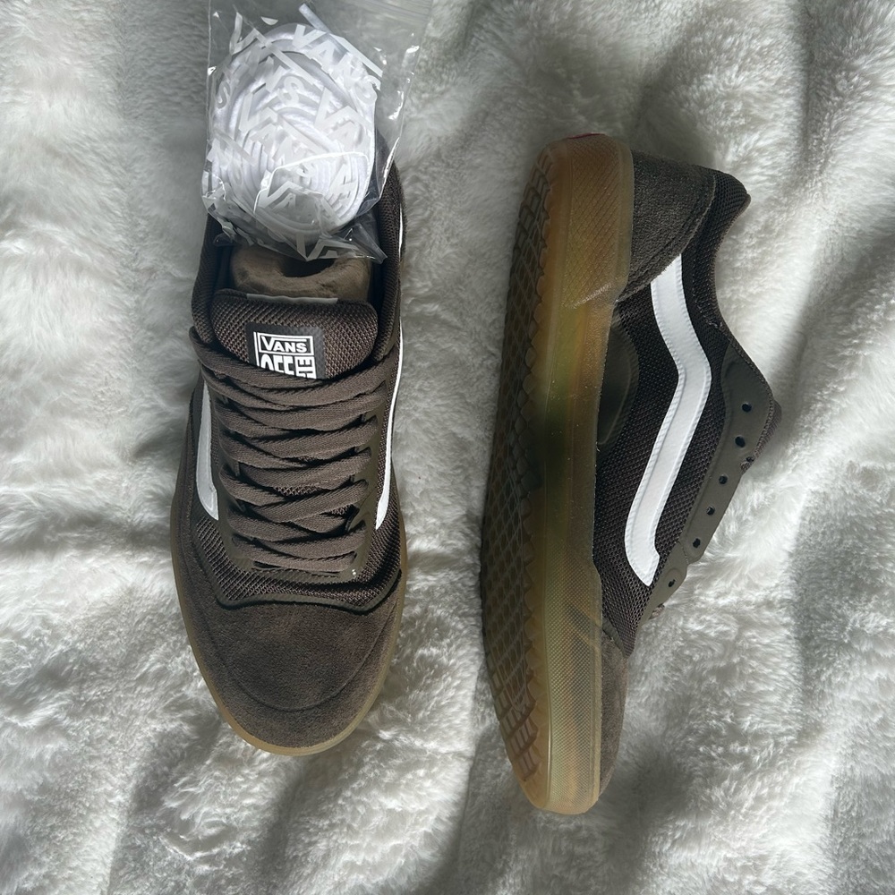Brand new men’s olive green vans